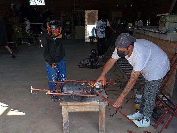 Taller de soldadura y carpintería